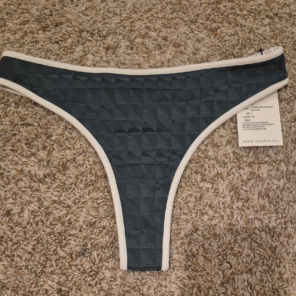 Acacia Flynn Piped Triangle Bottom